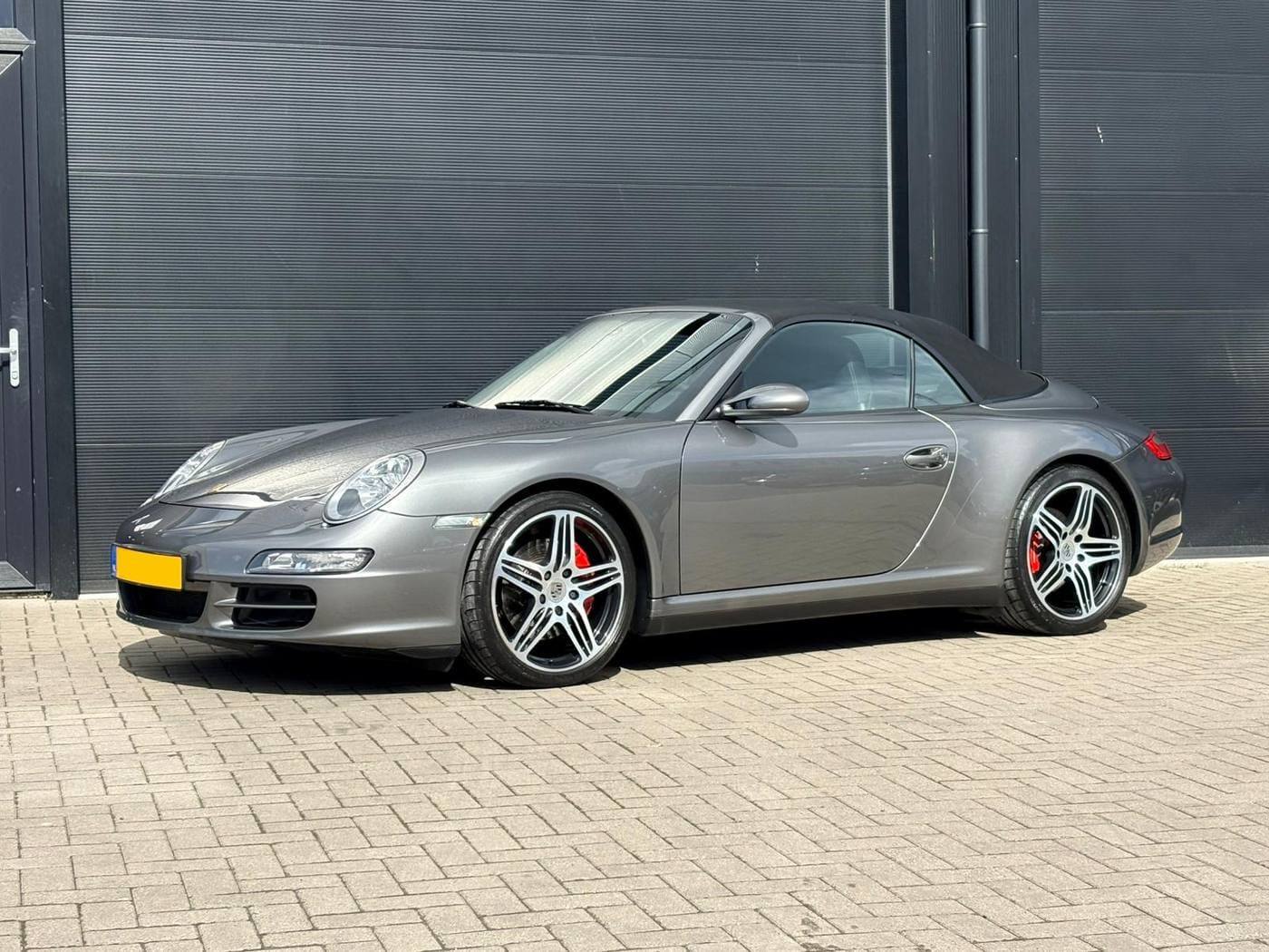 Porsche Carrera 4S Interior