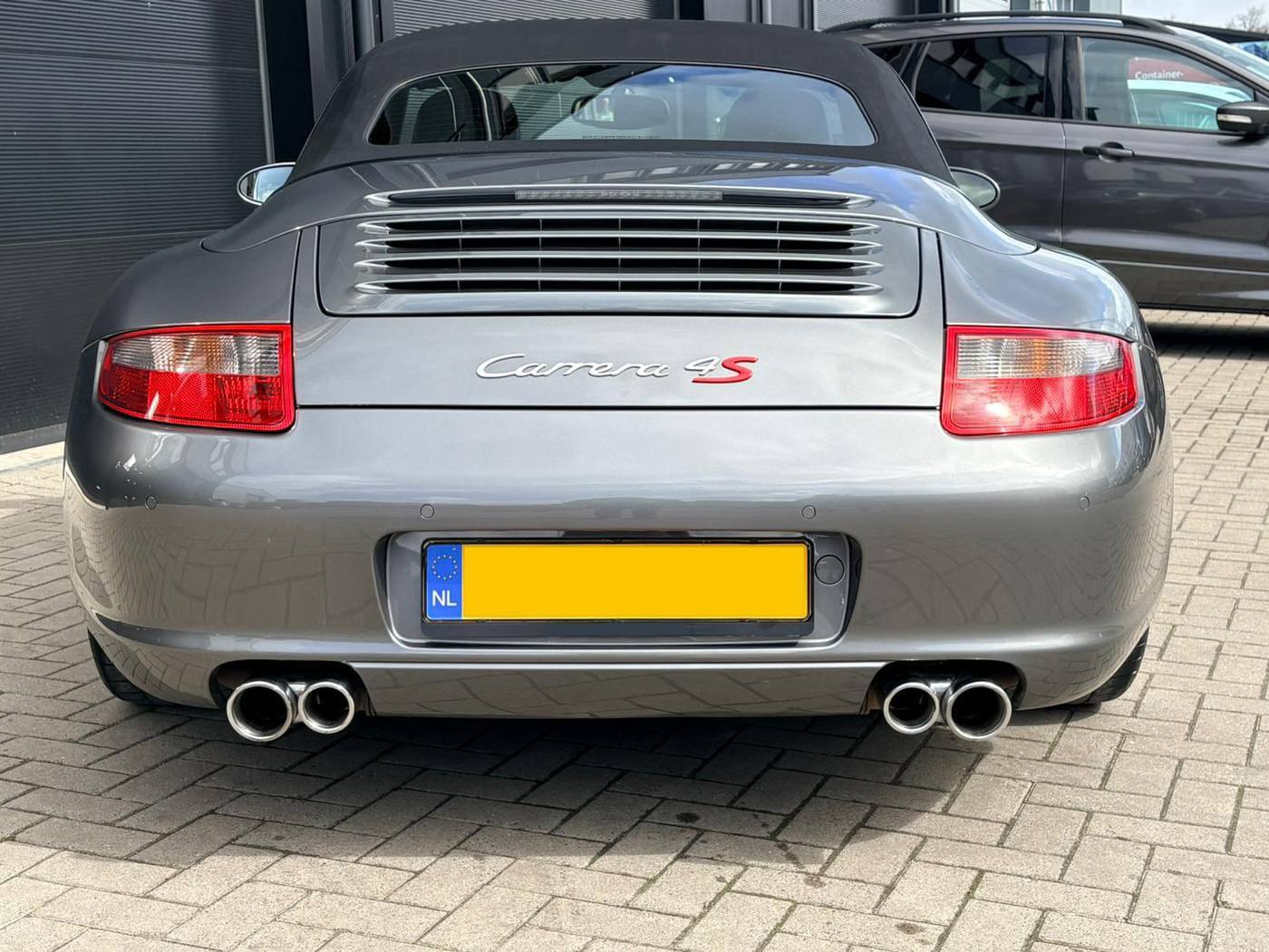 Porsche Carrera 4S Side